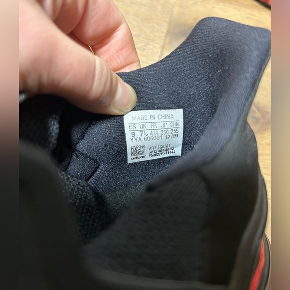 Women’s 9/men’s 7.5 Adidas Ultraboost - Picture 7 of 9